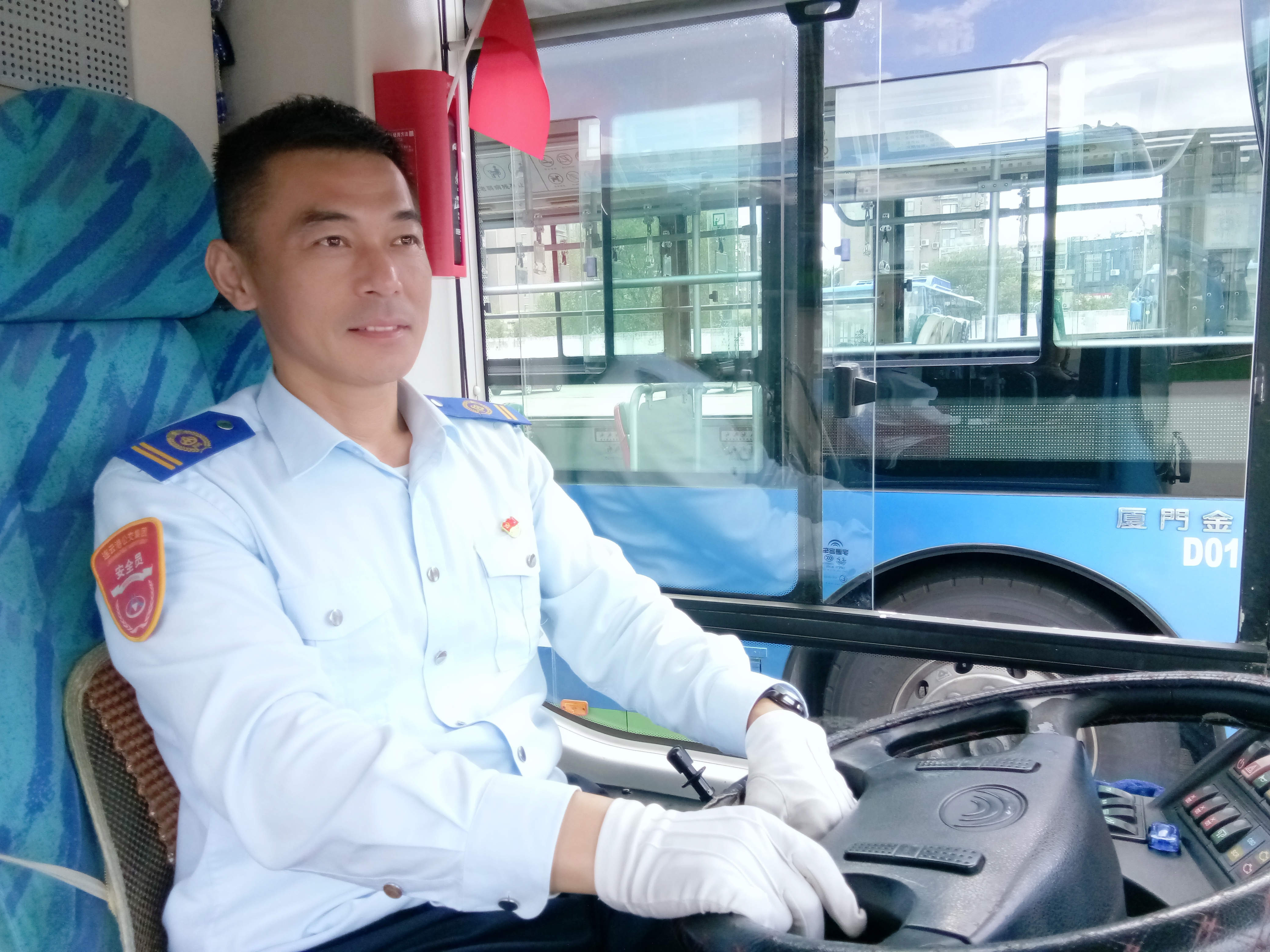 公交集團B12線駕駛員劉園見義勇為獲省交通運輸協會表彰