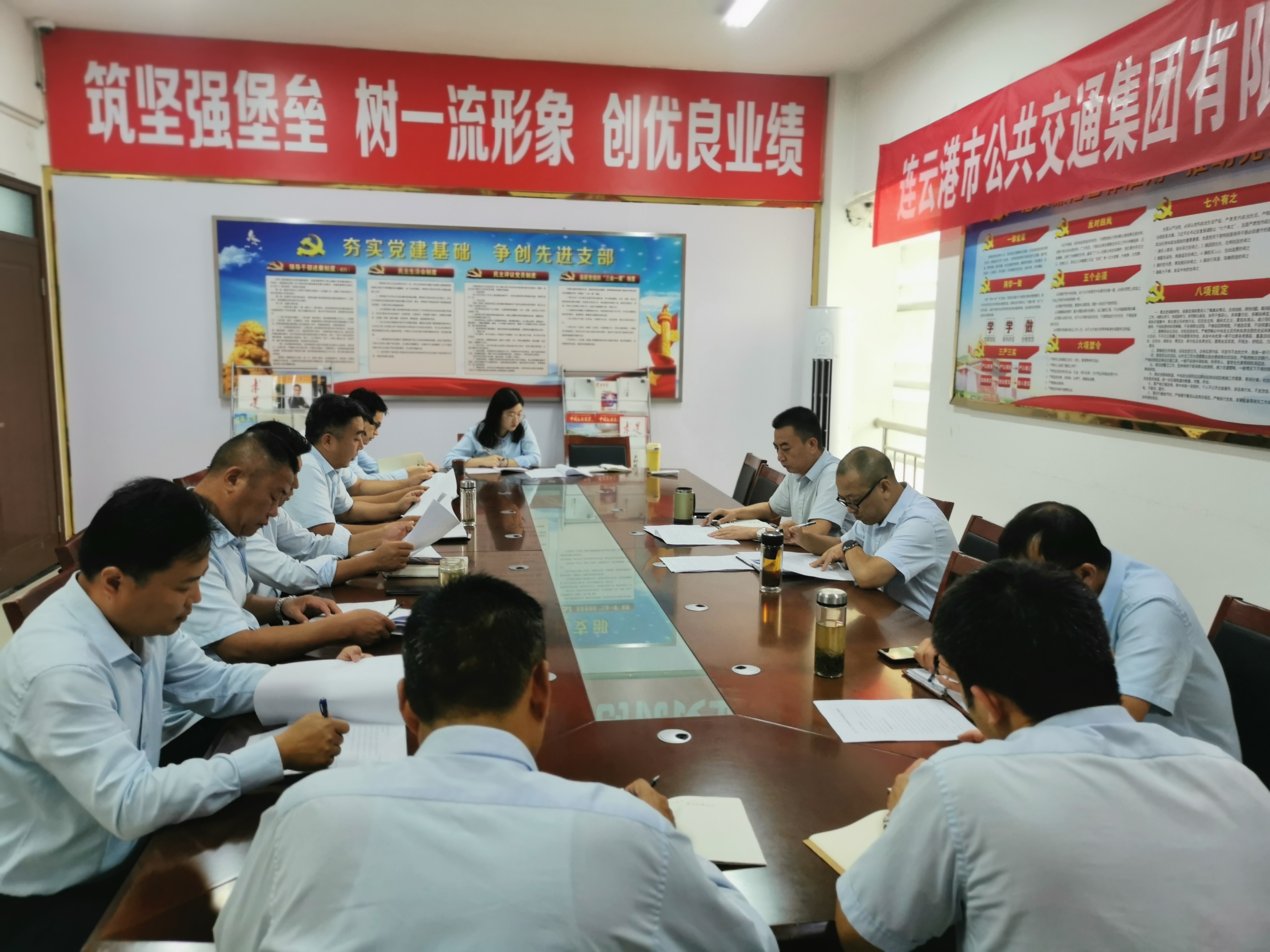 繃緊每根弦，守牢每條線，機(jī)務(wù)管理不松懈