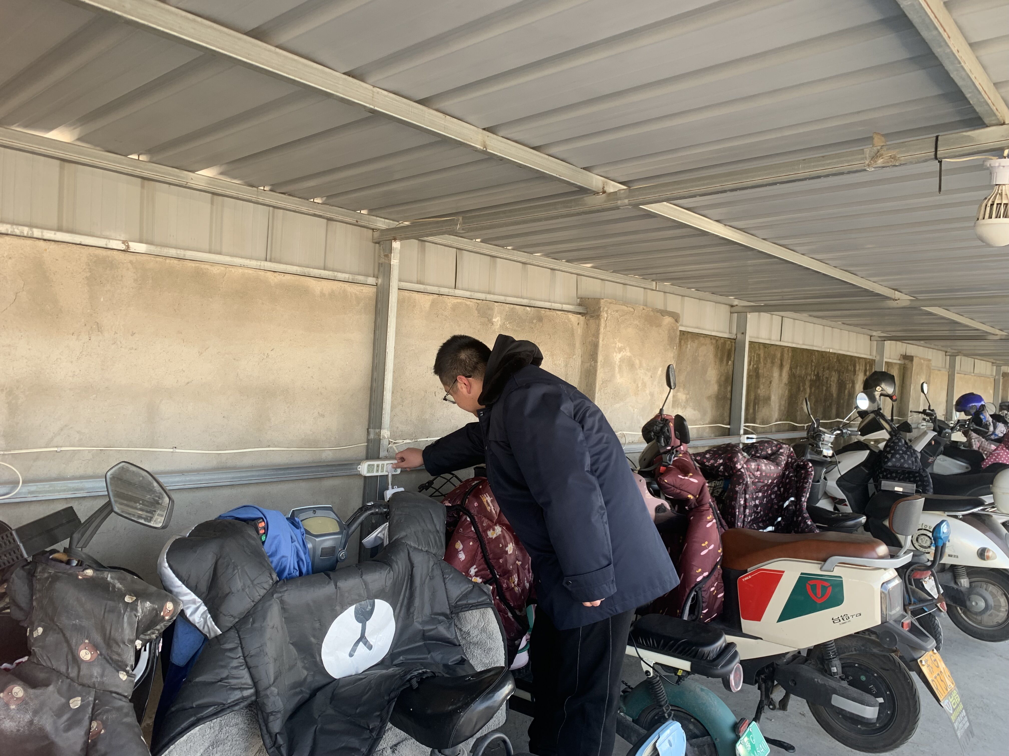 公交集團(tuán)公交事業(yè)一部開展安全綜合大檢查  時(shí)刻繃緊安全弦