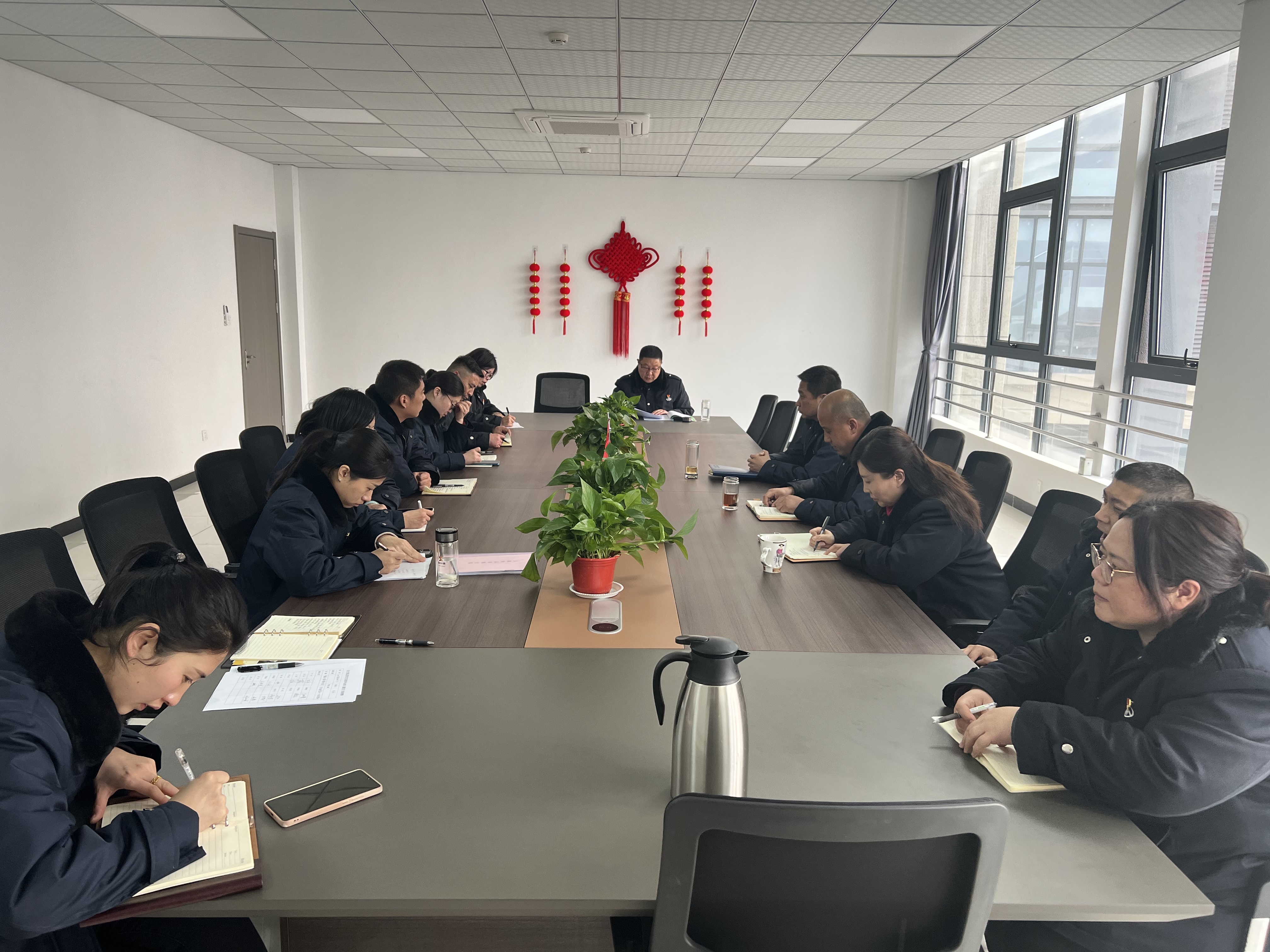 經營發(fā)展事業(yè)部開展“聚焦大招商、 聚力大會戰(zhàn)”主題黨日活動