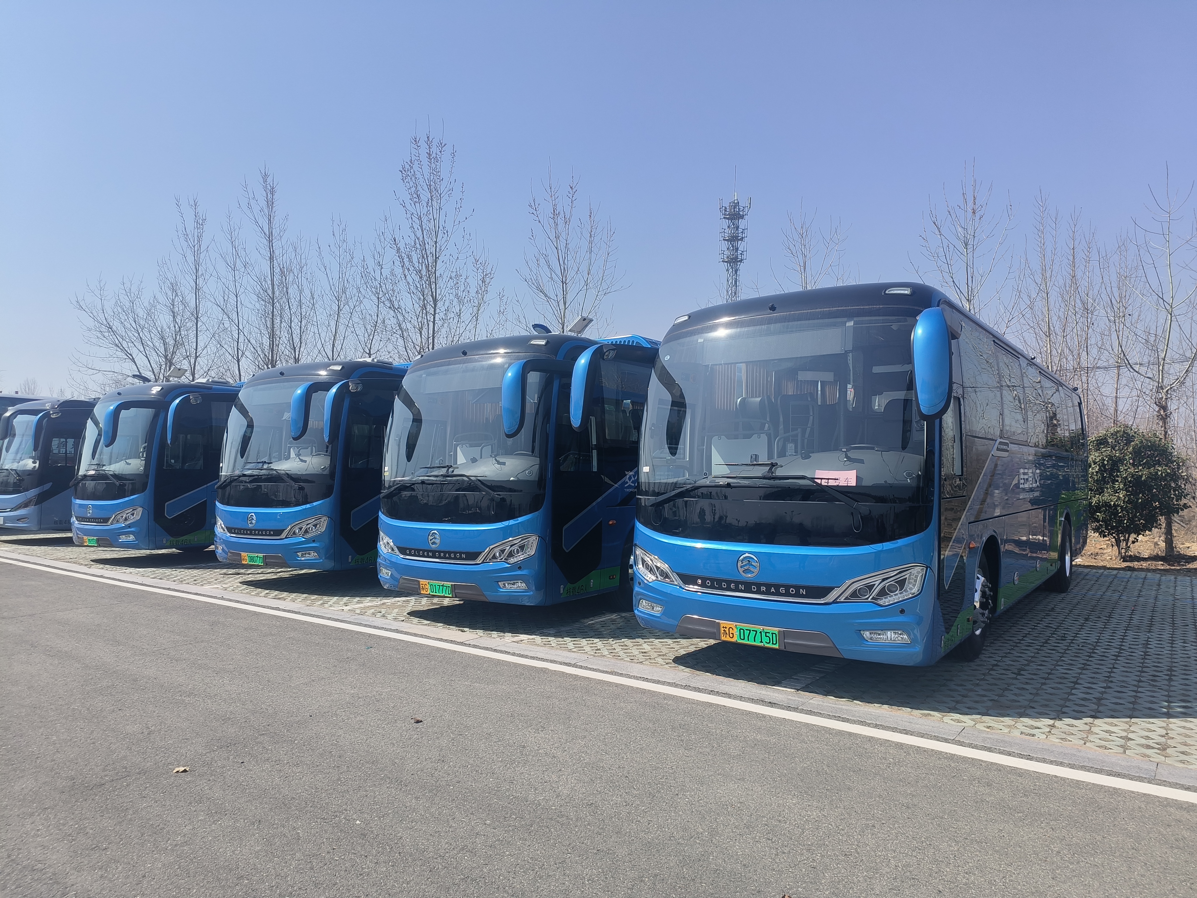 坐定制公交，享浪漫春色！ 佳連公交助力中小學(xué)春游踏青之旅