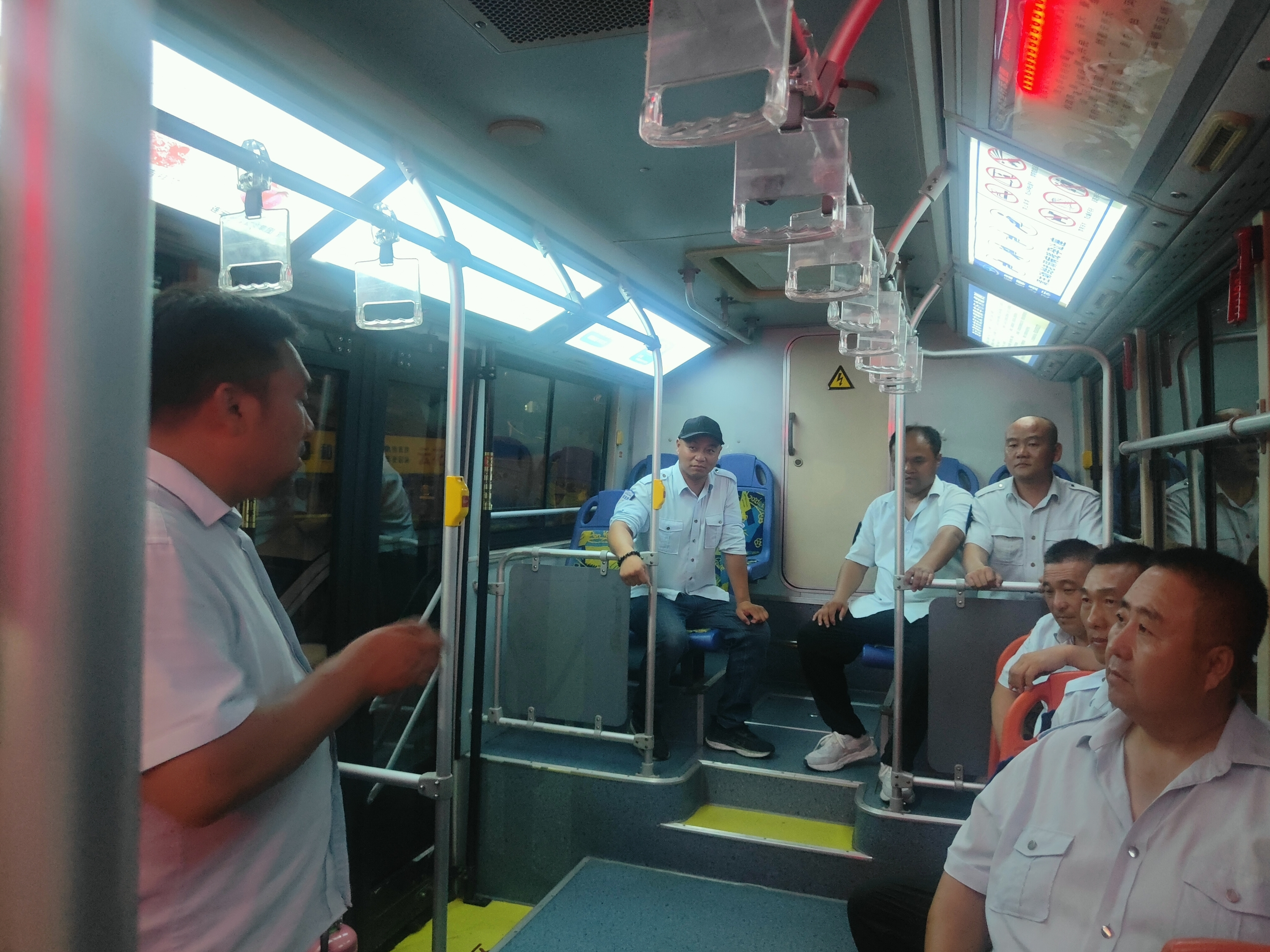 海通公交“百日競賽” 啟動(dòng)互問互答  激活服務(wù)“內(nèi)驅(qū)力”