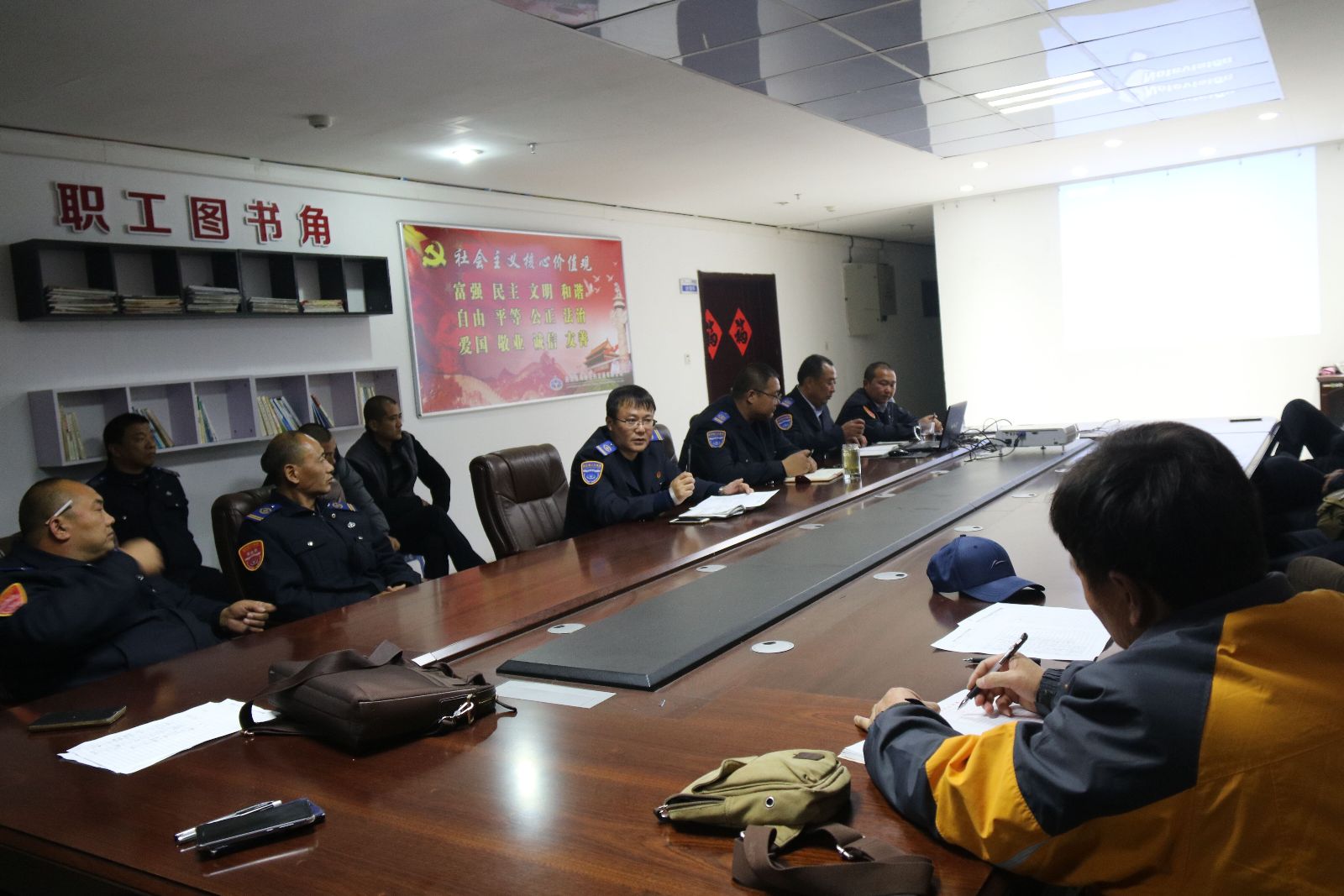 公交集團海州公司開展“愛車節(jié)電工作法”培訓活動