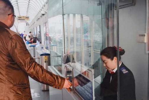 讓微笑走進每一位乘客的內(nèi)心