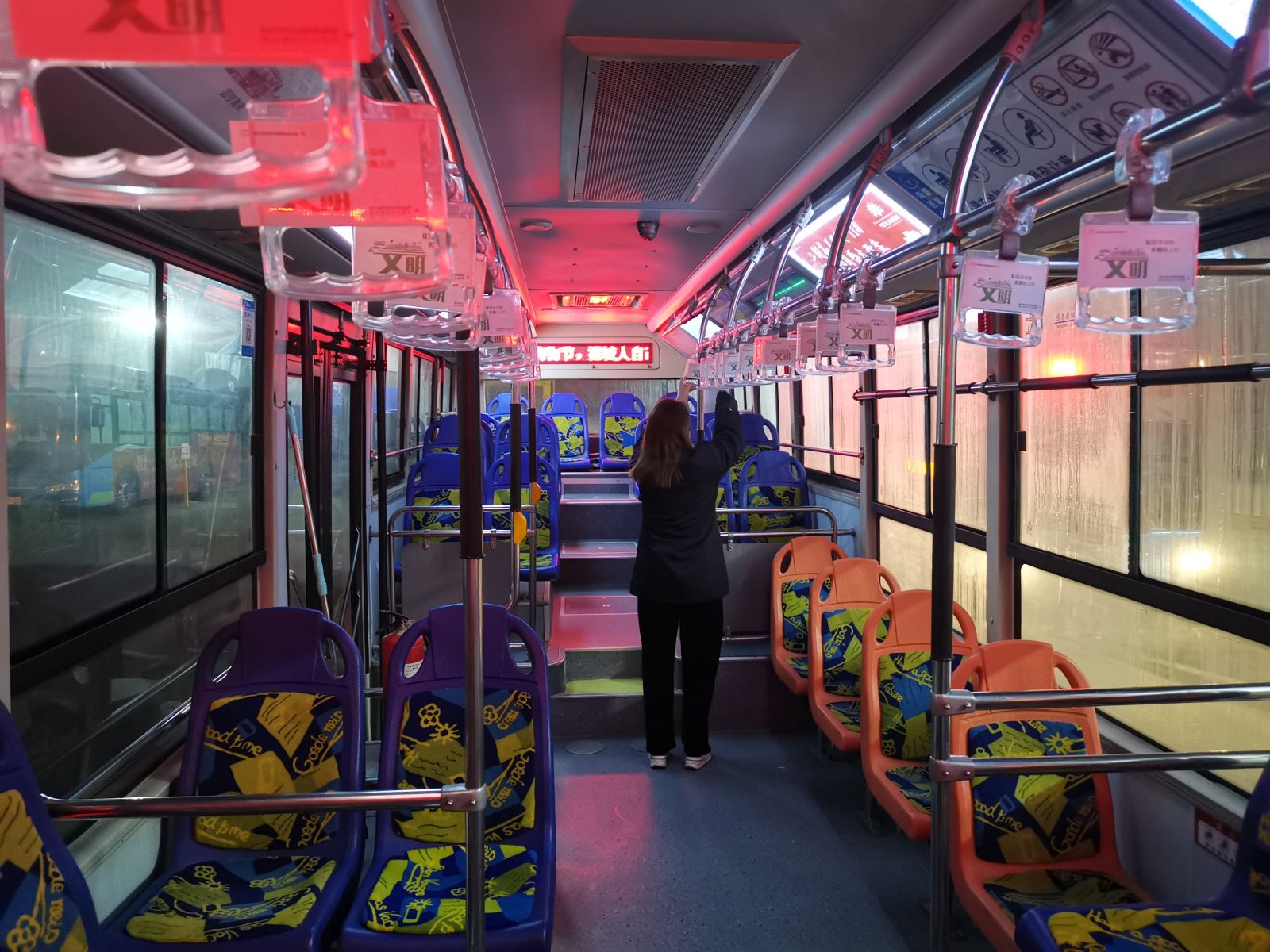 公交集團(tuán)公交事業(yè)一部 鞏固創(chuàng)文成果開(kāi)展創(chuàng)文專(zhuān)項(xiàng)檢查