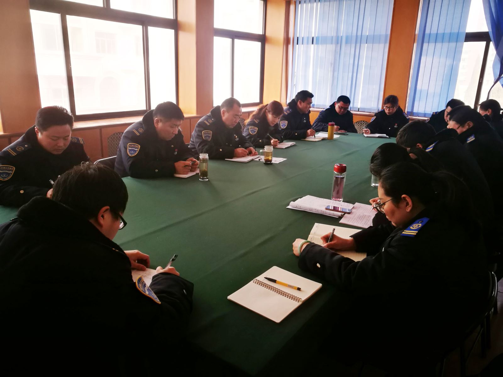 公交集團(tuán)經(jīng)營(yíng)發(fā)展事業(yè)部召開全國(guó)“兩會(huì)”前安全穩(wěn)定工作部署會(huì)