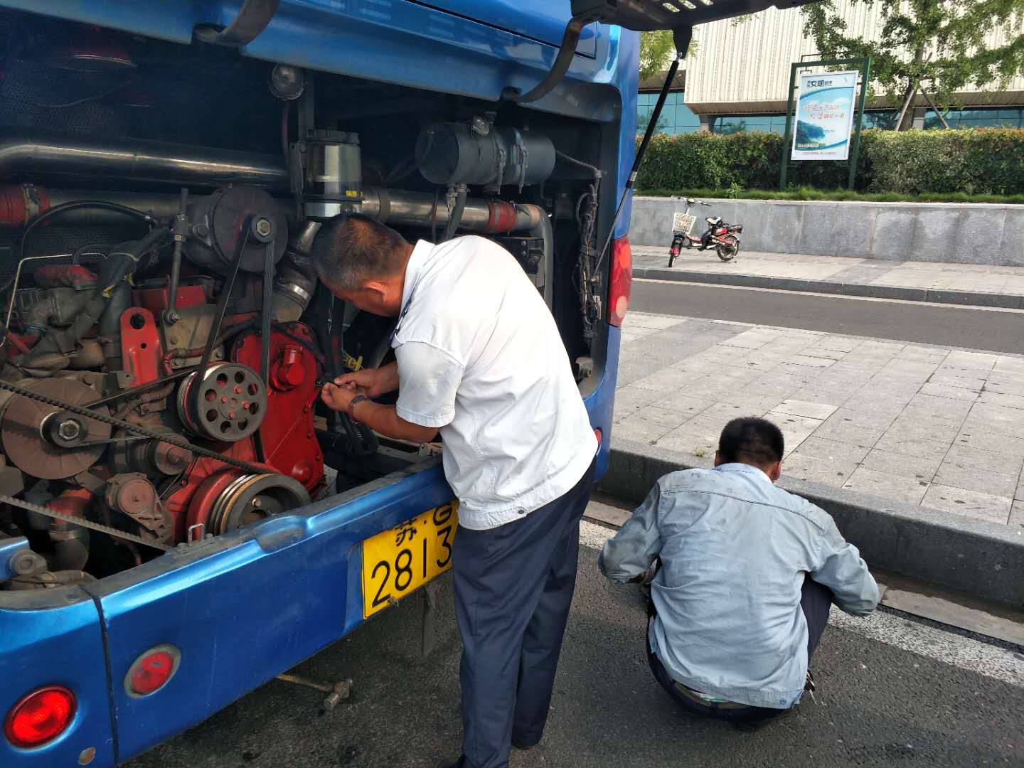 公交集團快速公司開展車輛機務大檢查