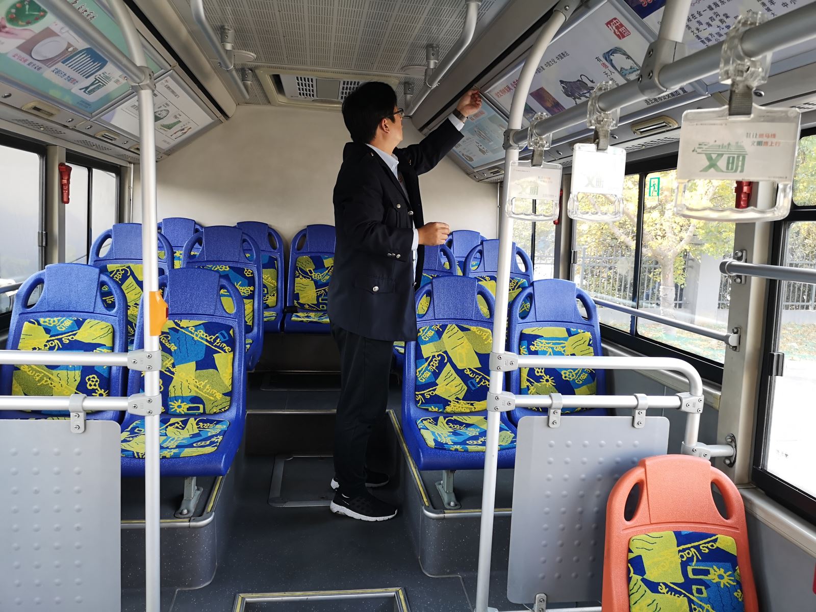 公交集團(tuán)公交事業(yè)二部持續(xù)開(kāi)展創(chuàng)文專(zhuān)項(xiàng)大檢查