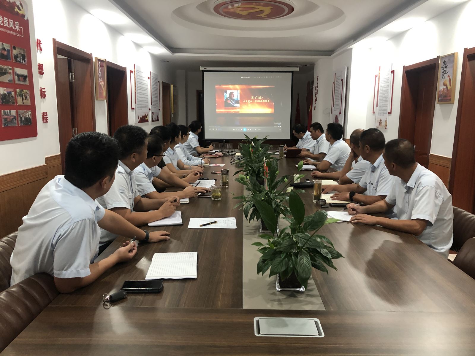 公交集團(tuán)開(kāi)展公交行業(yè)先進(jìn)典型事跡宣傳活動(dòng)