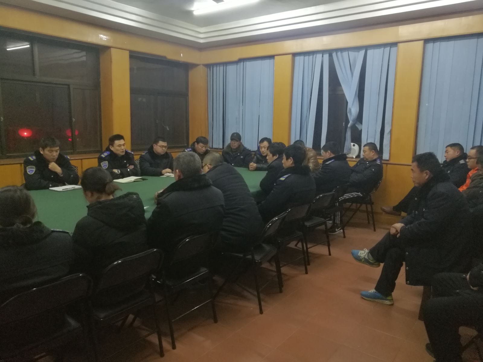 公交集團(tuán)經(jīng)營(yíng)發(fā)展事業(yè)部組織召開“隱患排查月”專題會(huì)議