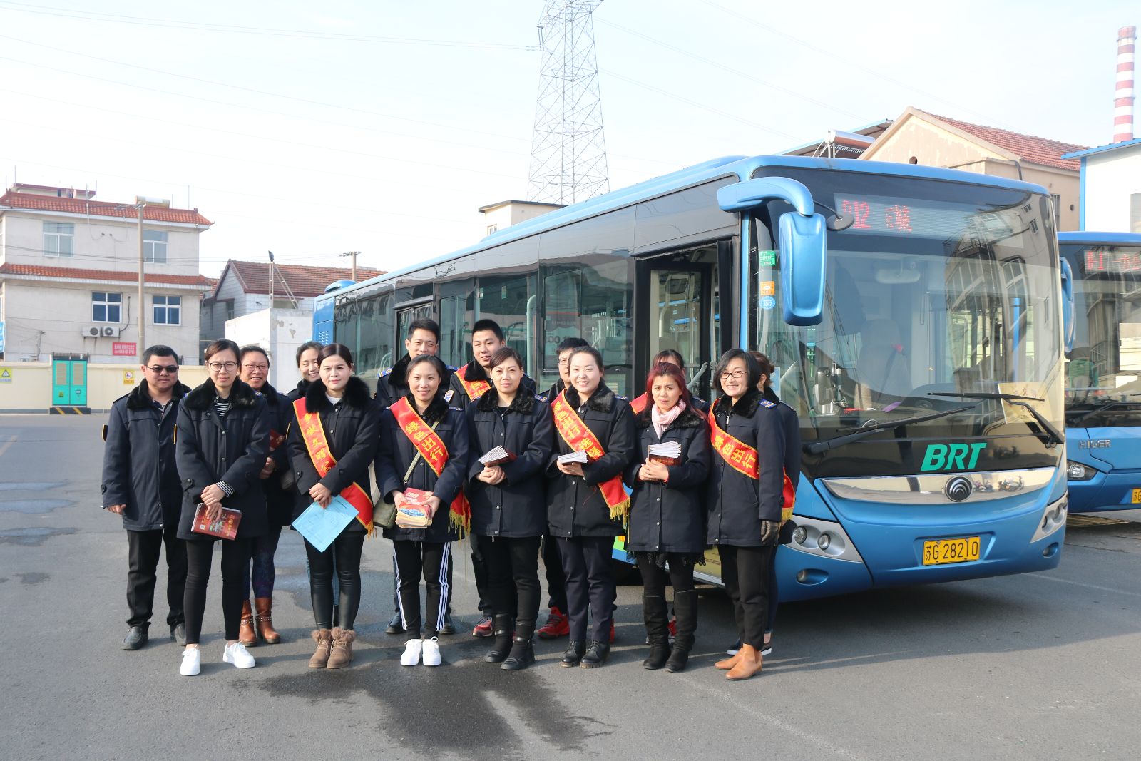 公交快速公司開展青年“學雷鋒”志愿服務活動