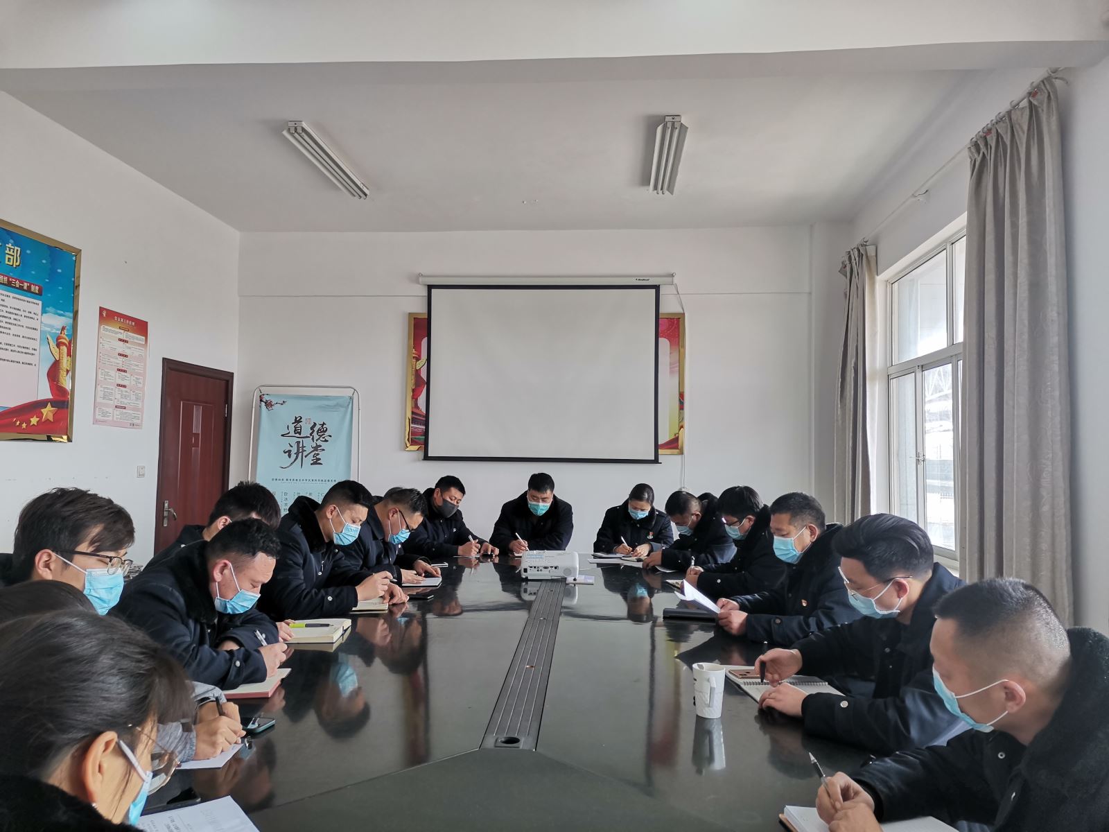 公交集團(tuán)公交事業(yè)二部召開春節(jié)節(jié)前黨風(fēng)廉政專題會