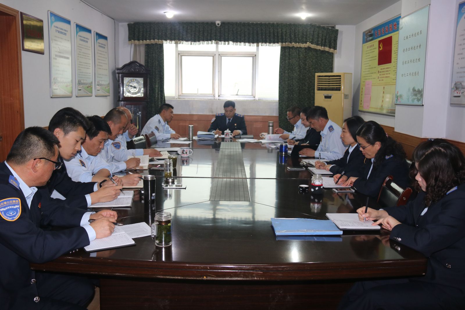 公交新浦公司召開“中國夢?勞動美”勞模宣傳月會議