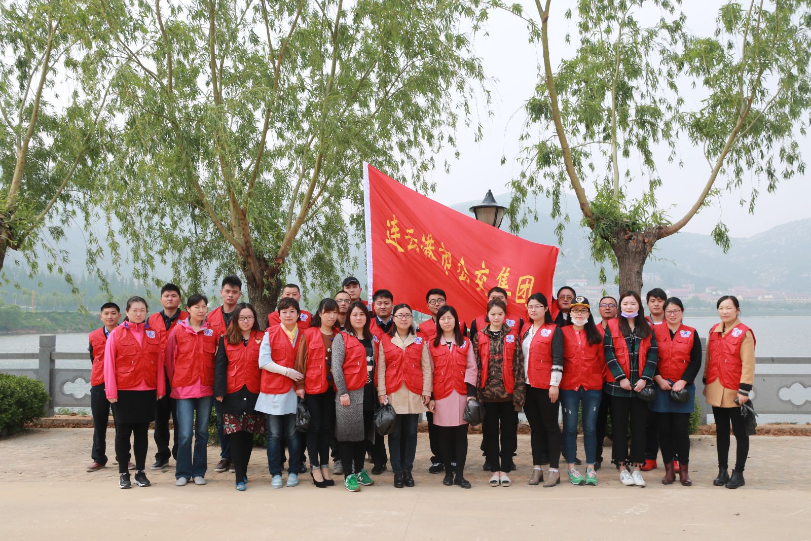 公交集團組織開展志愿環保活動